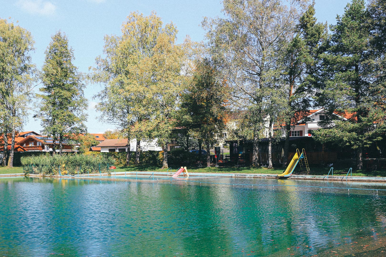 Freibad Schwimmbecken zum Baden in Roßhaupten im Allgäu